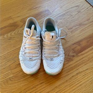 Nike Metcons barely worn